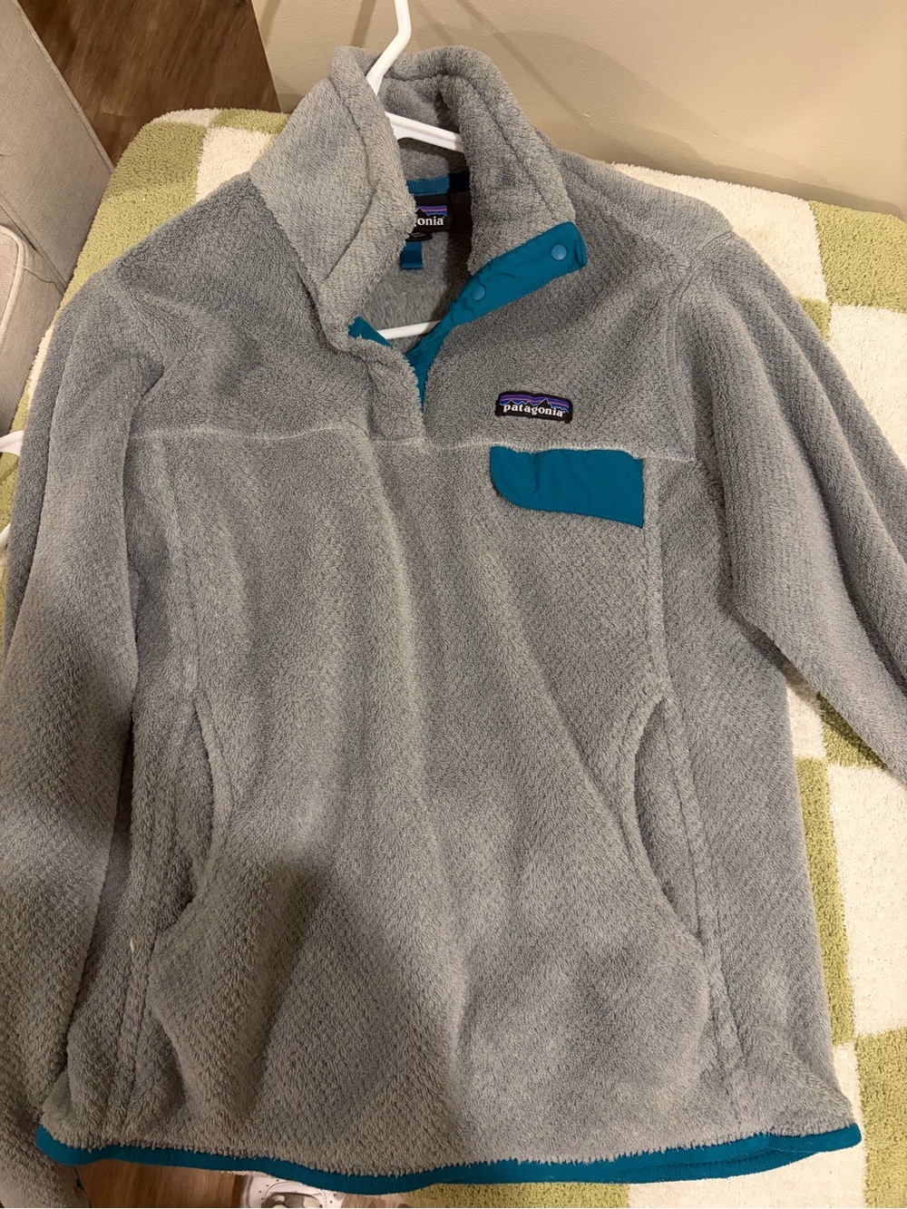 Patagonia Women’s Gray Fleece Pullover with Teal Accents